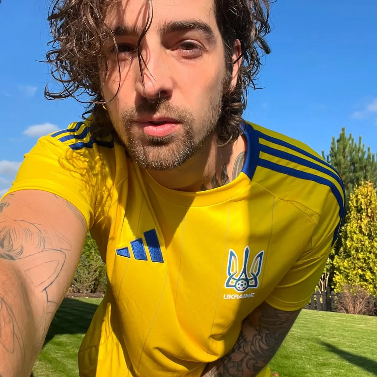 Мішель захоплюється зовнішністю Дантеса