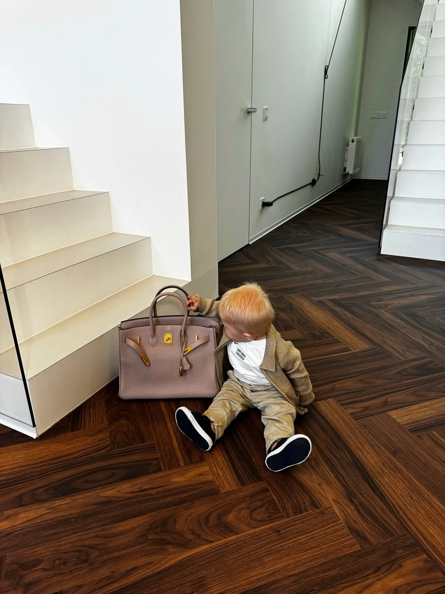 Катерина Остпчук показала сина коло Біркін