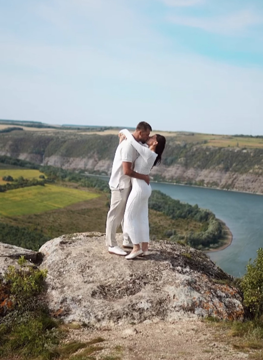 Марина Бех розповіла, що вагітна першою дитиною і показала животик