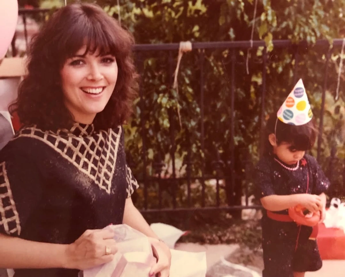 Кортні Кардашян показала фото з молодою мамою на її 70-річчя