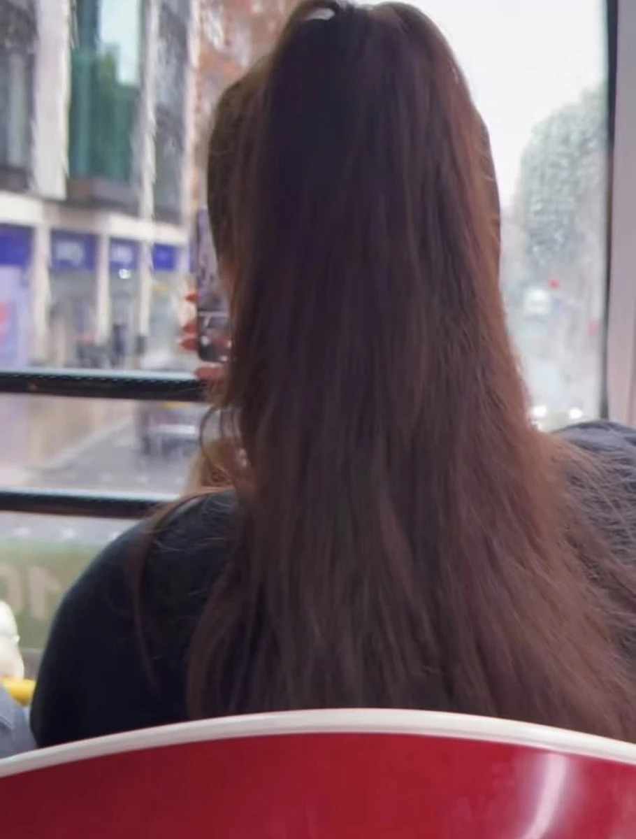 Єва з мамою, сестрою та бабусею каталися Лондоном на 2-поверховому автобусі