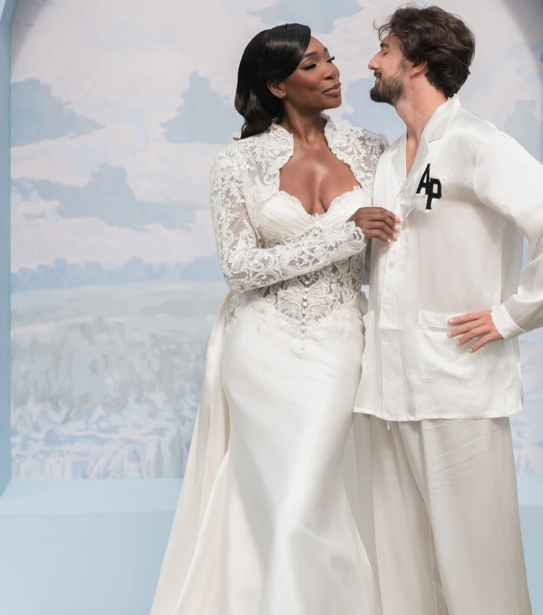 Вінус Вільямс у весільній сукні попозувала з чоловіком