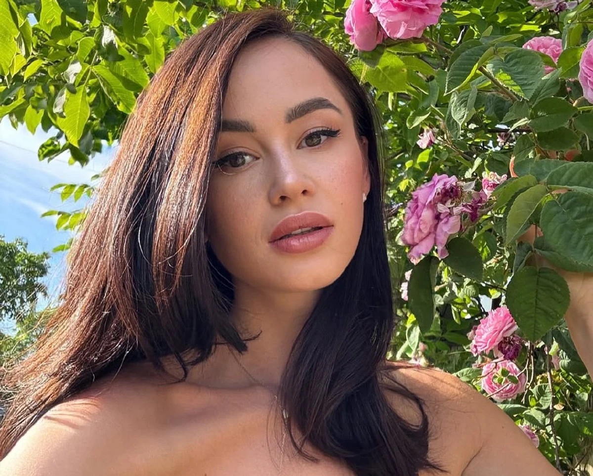 Парфільєва у квітах