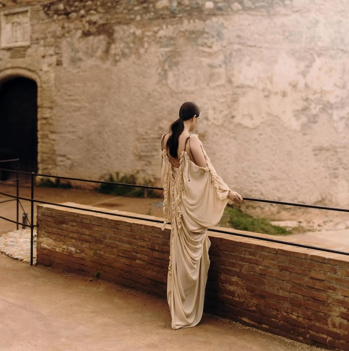 Дружина Усика спробувала себе в образі міфологічної красуні