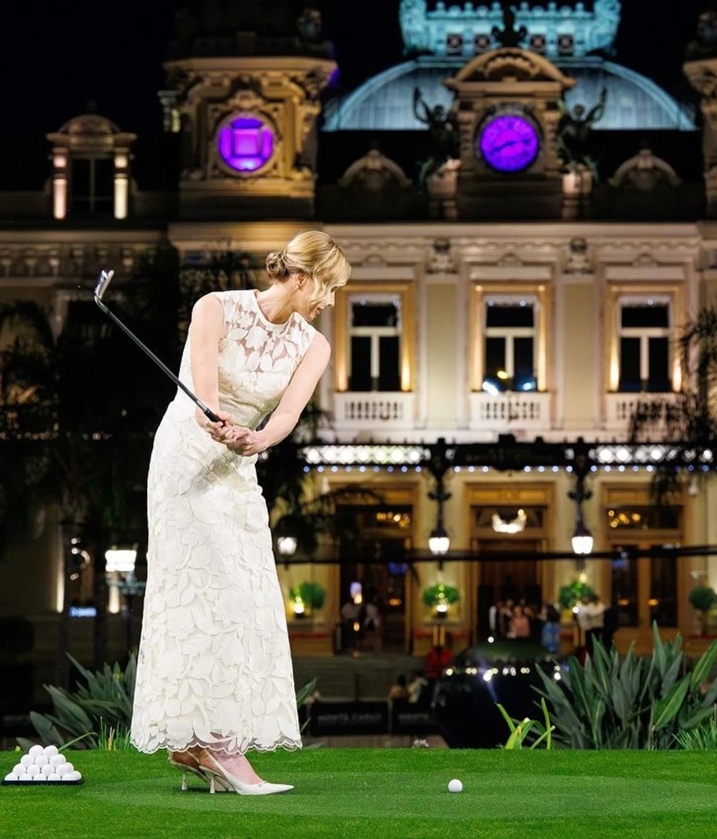 Княгиня Шарлін пограла в гольф