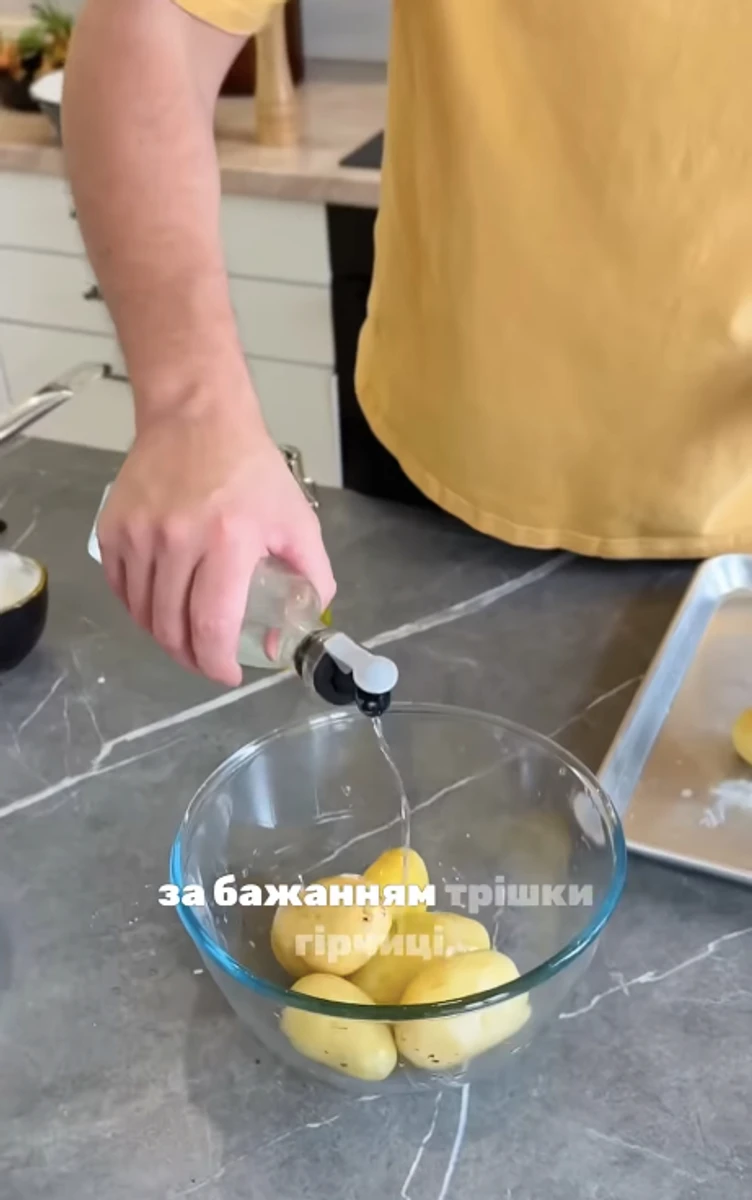 Євген Клопотенко поділився незвичним поєднанням для молодої картоплі