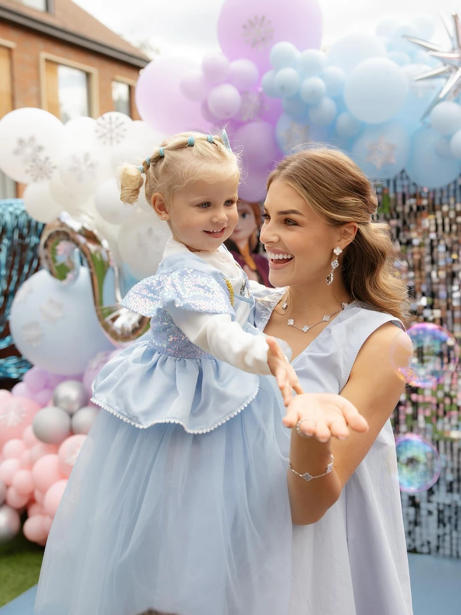 Влада Седан із донькою