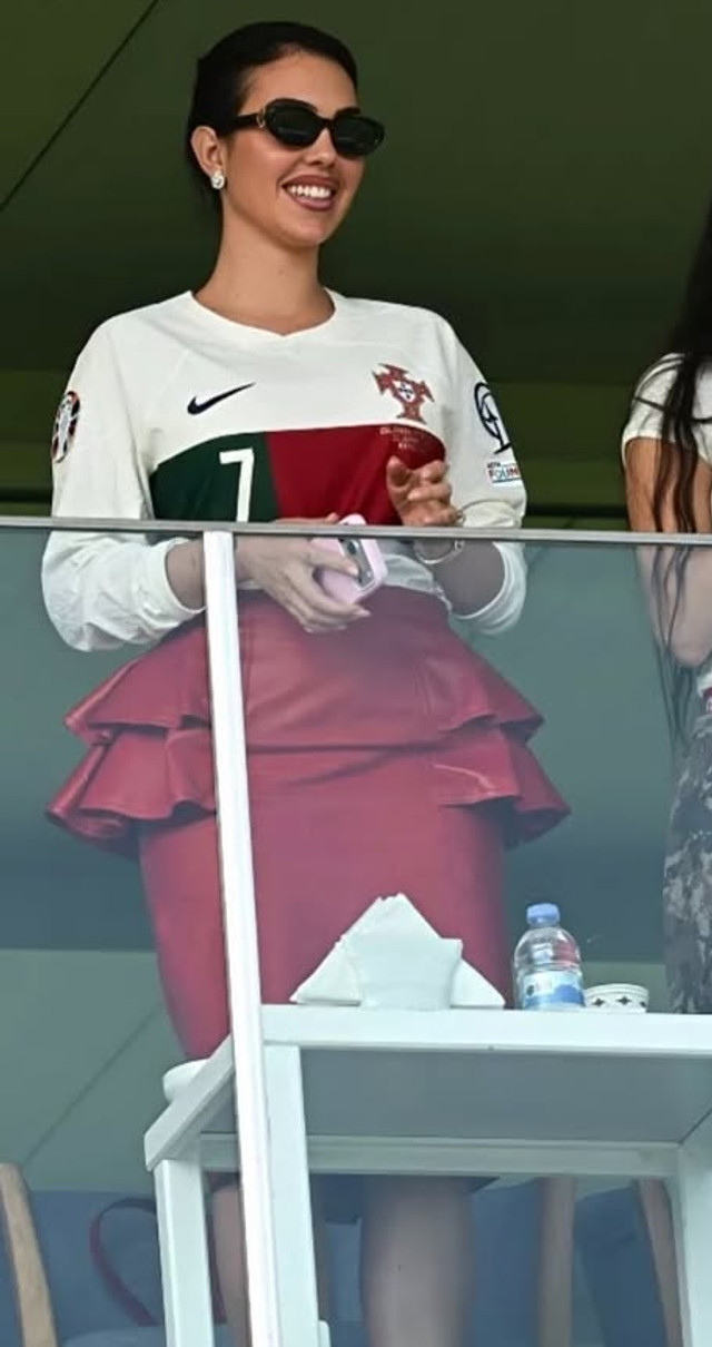 Наречена Роналду похвалилася ефектним луком на матчі сина