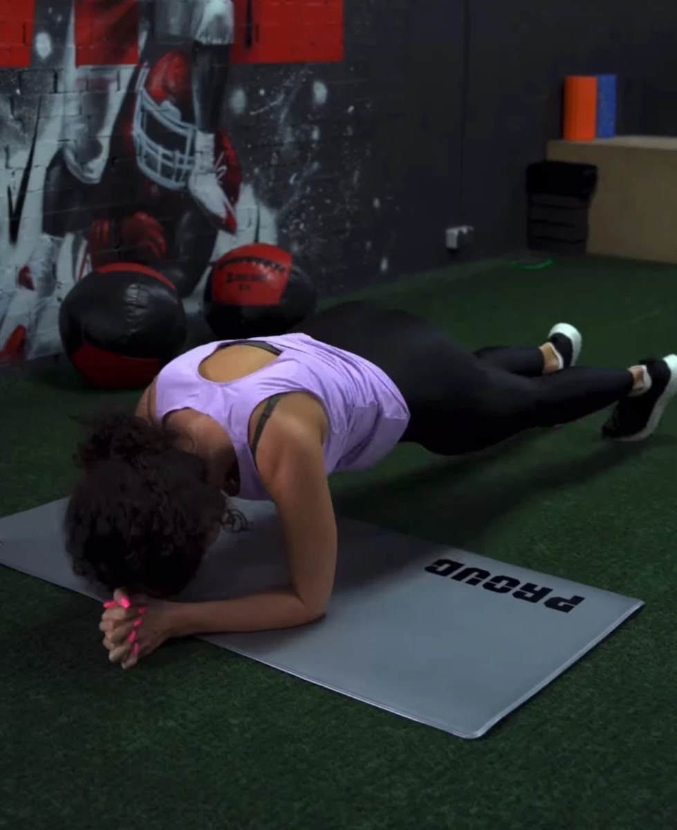 Каменських потренувала ноги і кор