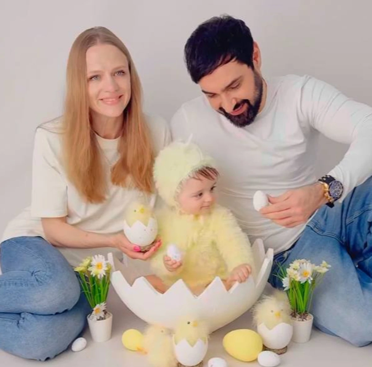 Віталій Козловський показався з сином на Великдень