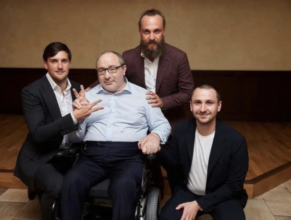 Кернес з синами: Родіоном, Кирилом та Данилом 