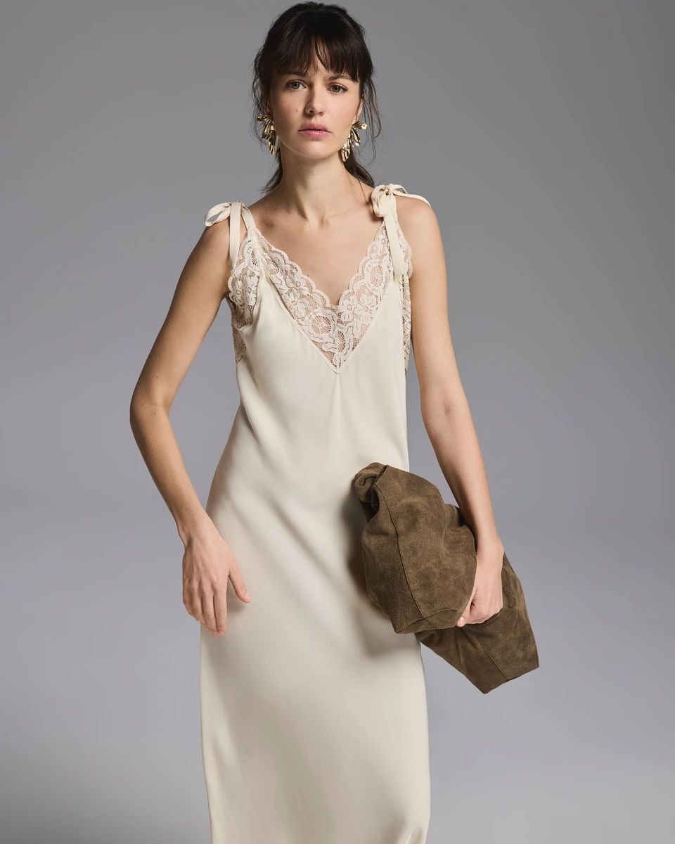 Сукня в стилі білизни