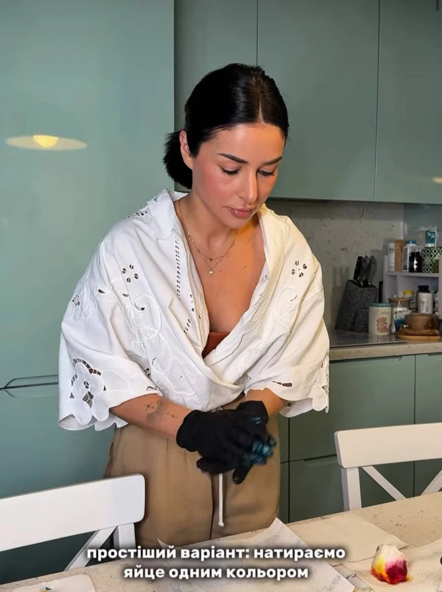 Злата Огнєвіч показала, як зробити крашанку