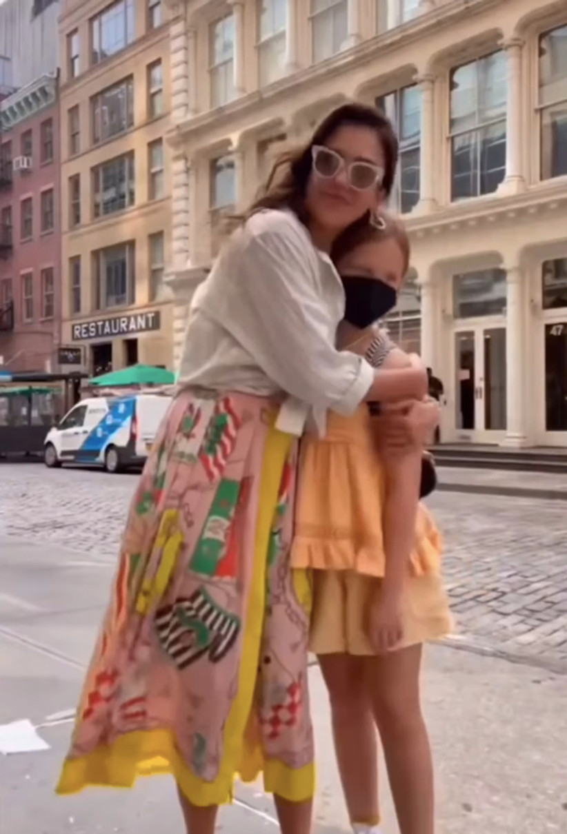 Джессіка Альба в обіймах молодшої дочки на милому відео