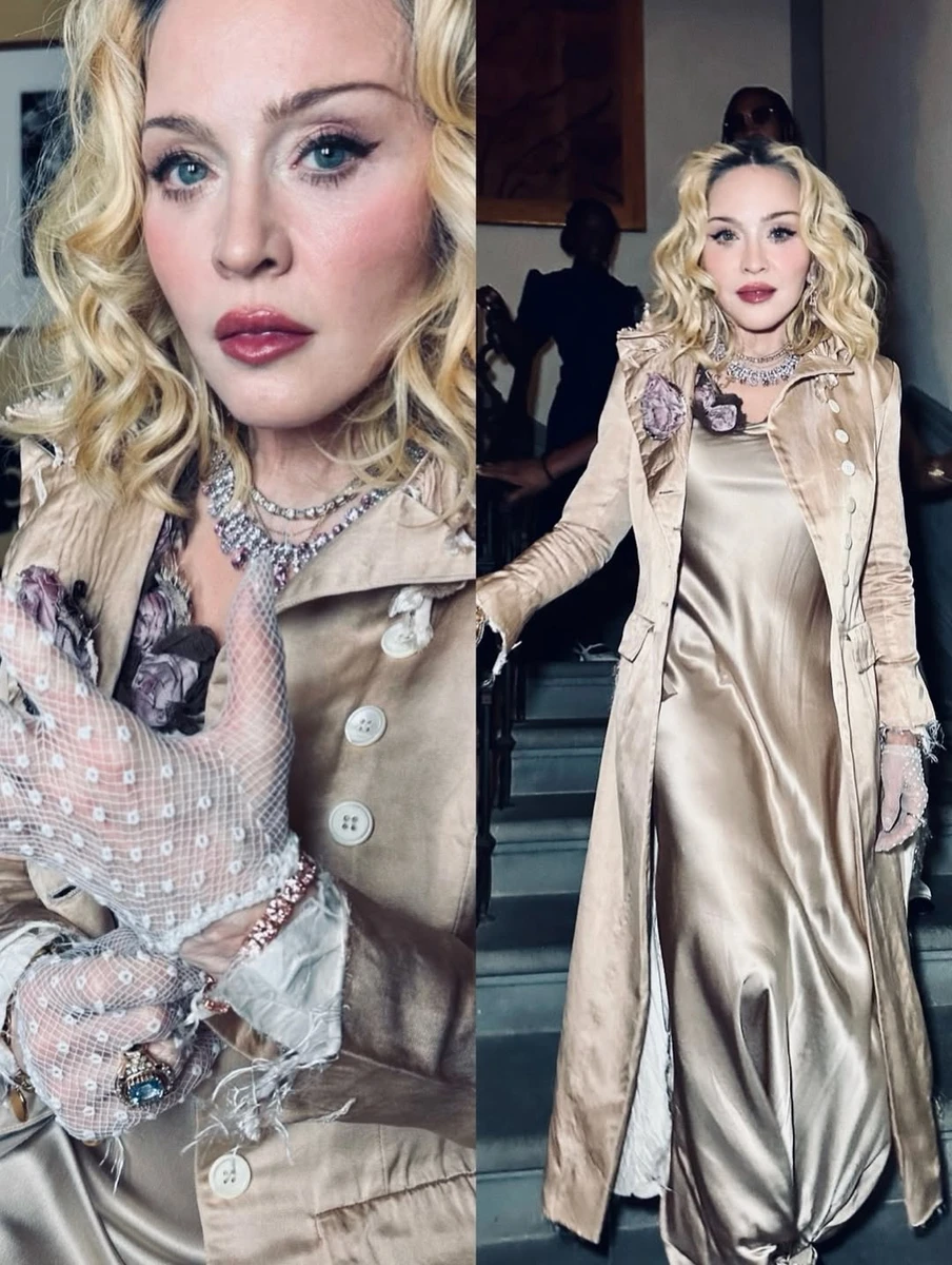 Мадонна у шовковій сукні елегантно попозувала на своєму 67-річчі