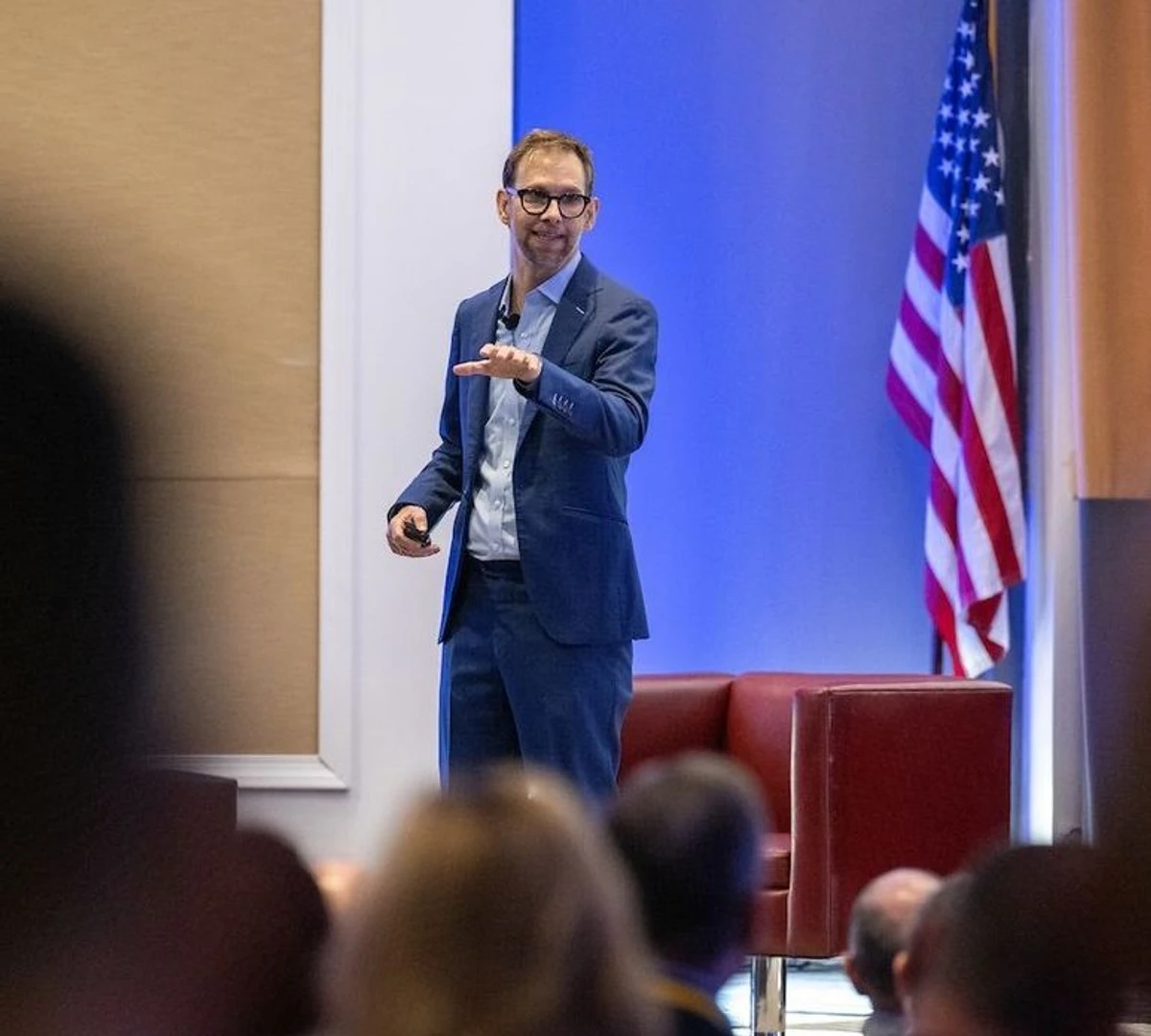 Майкл Кутчер зовсім не схожий на свого брата-близнюка 