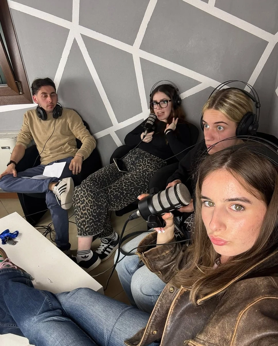 Дочка Бадоєва попозувала зі своєю командою, з якою знімає проєкт