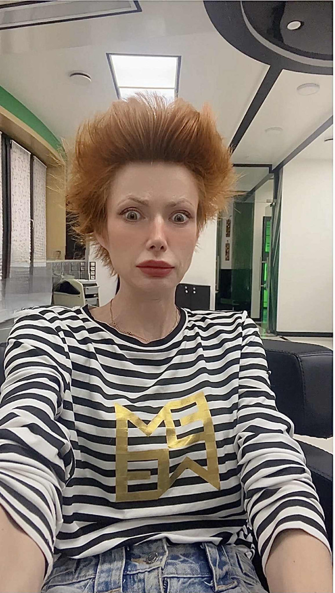 Телеведуча Олена-Крістіна Лебідь