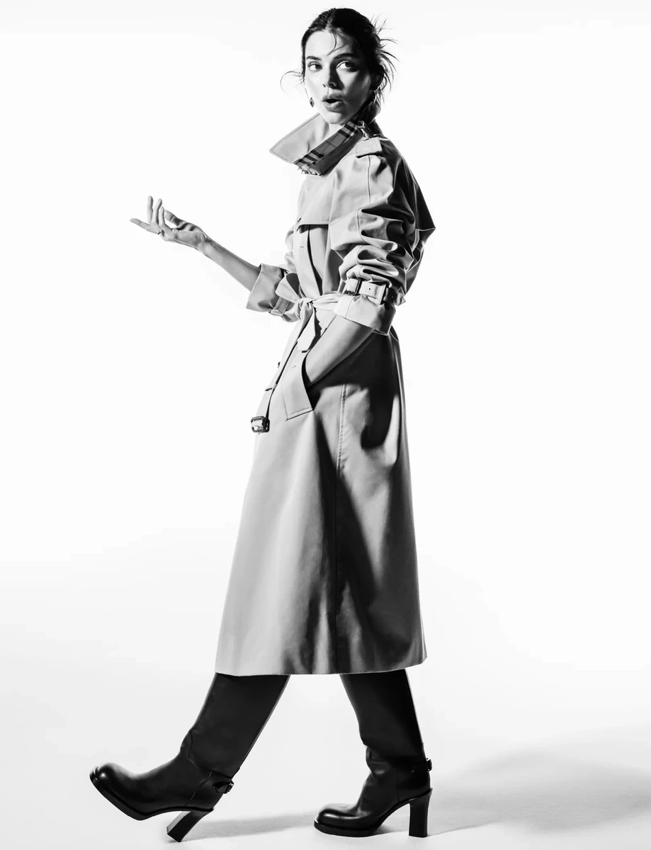 Кендалл Дженнер наробила стильних фото для реклами Burberry