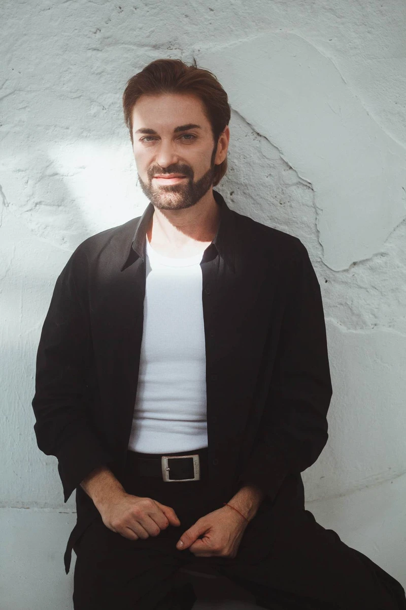 Співак піснею і кліпом прикликає співвітчизниць назад до України