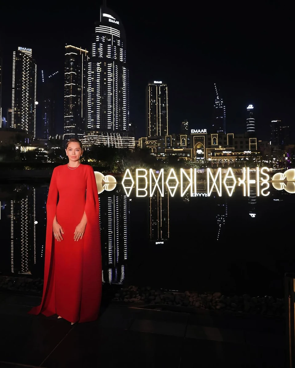 Віра Брежнєва попозувала на вечірці Armani