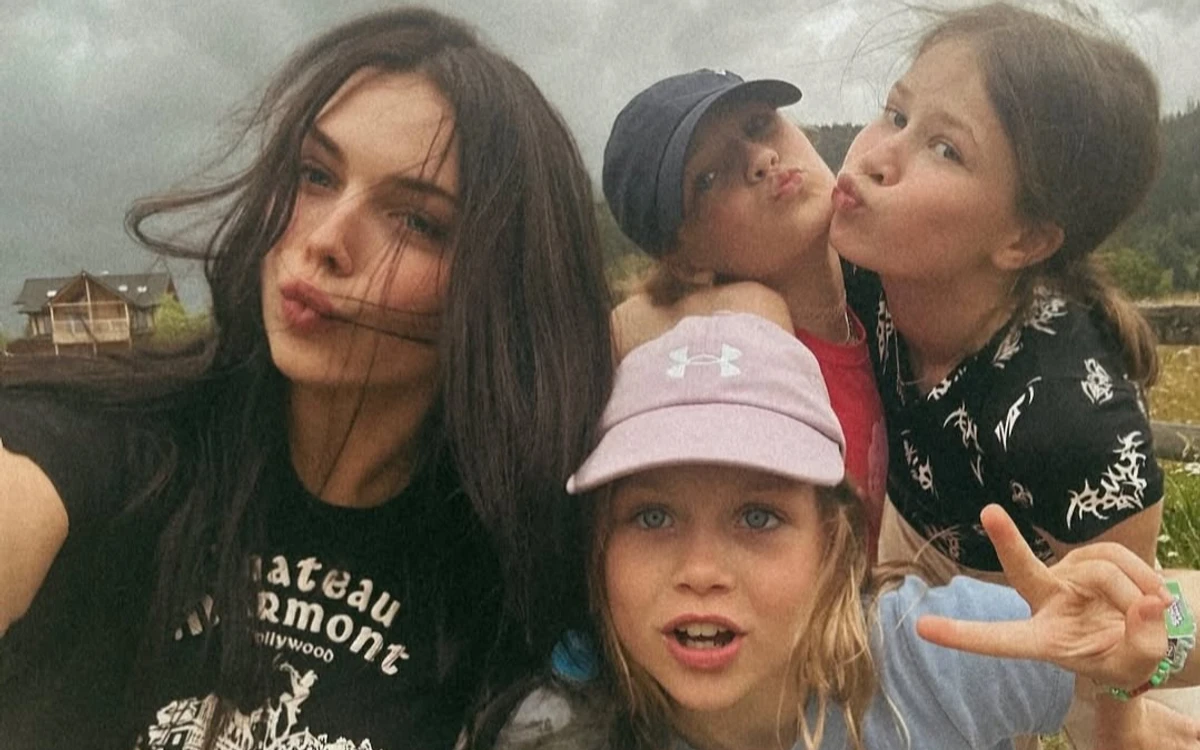 Дочка Фреймут наробила милих фото з сестрою