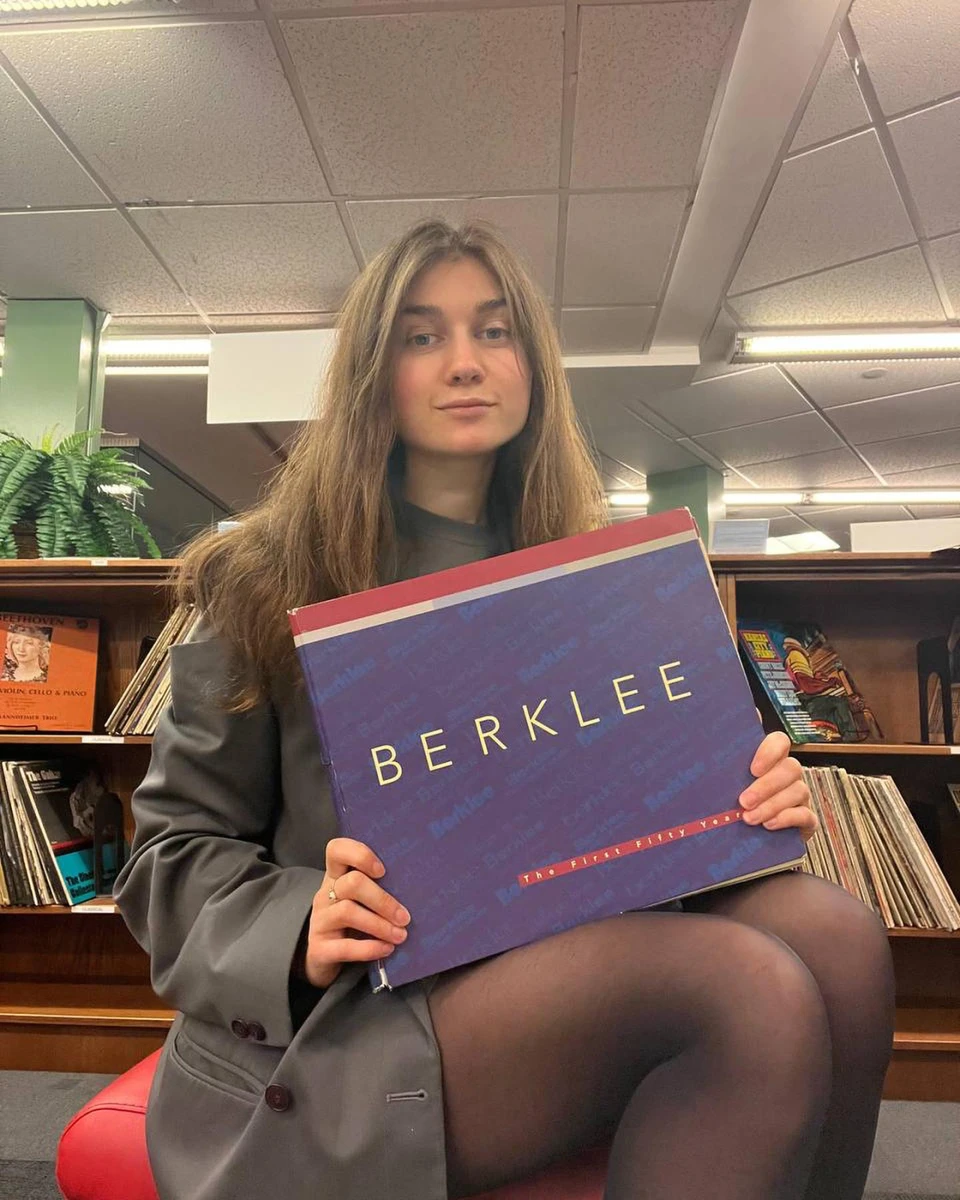 Схоже, пізніше співачка планує відновити навчання