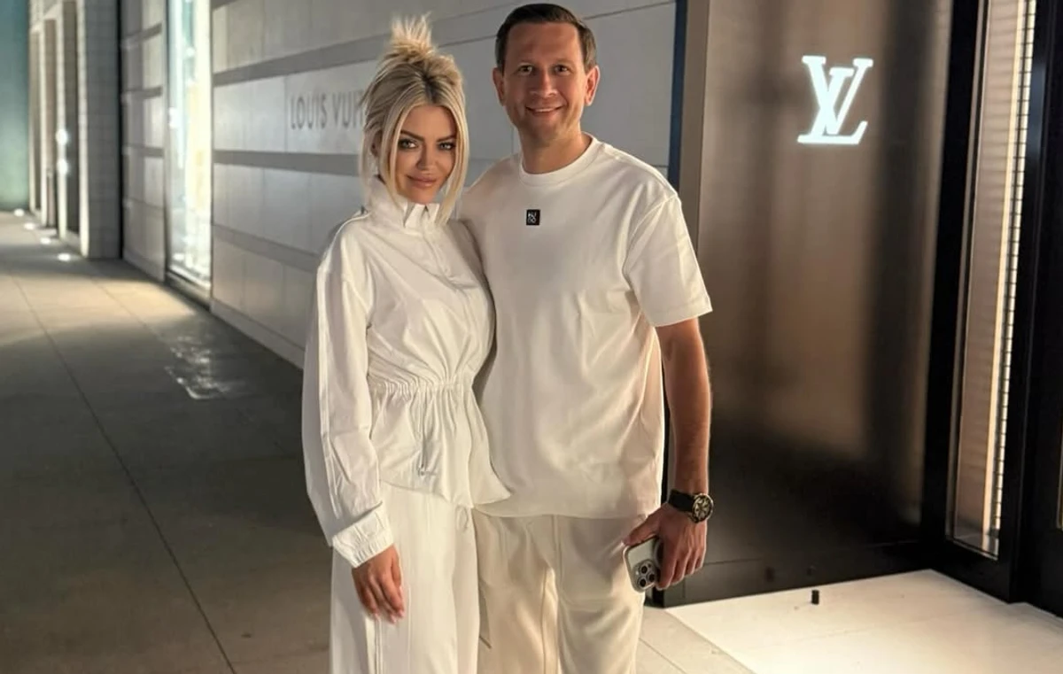 Дмитро Ступка зі своєю коханою Юлією Барабановою