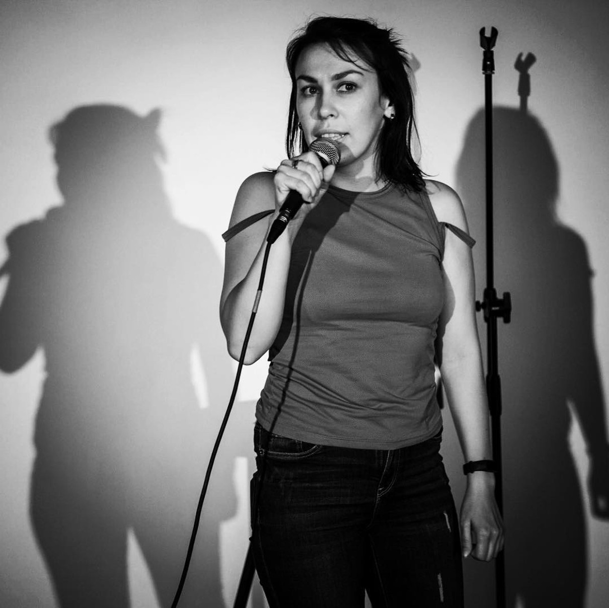 Настя Зухвала на виступі