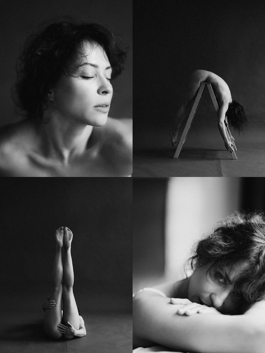 Вікторія Маремуха оголеною спокусливо попозувала на драбині