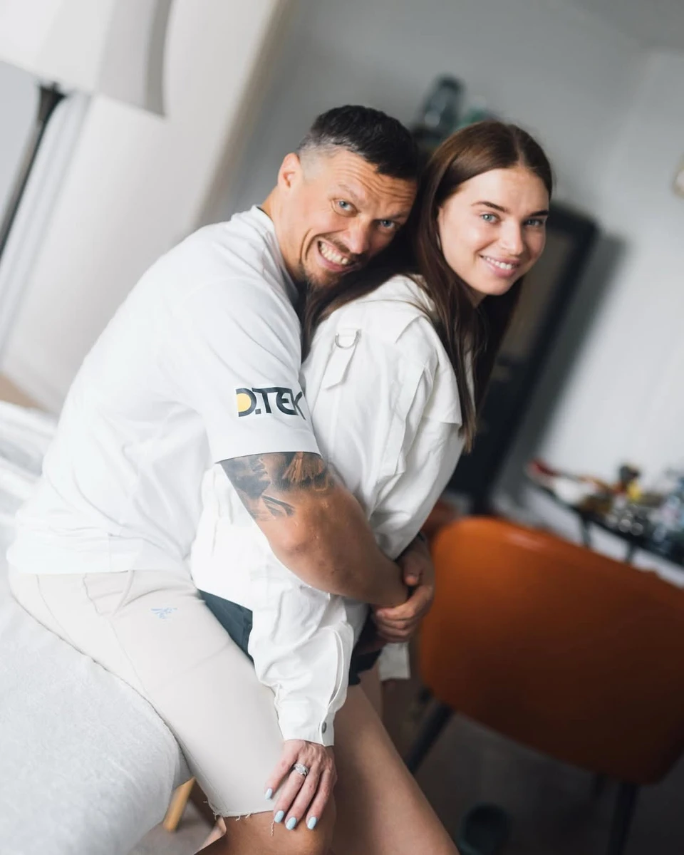 Усик з дружиною перед боєм з Дюбуа