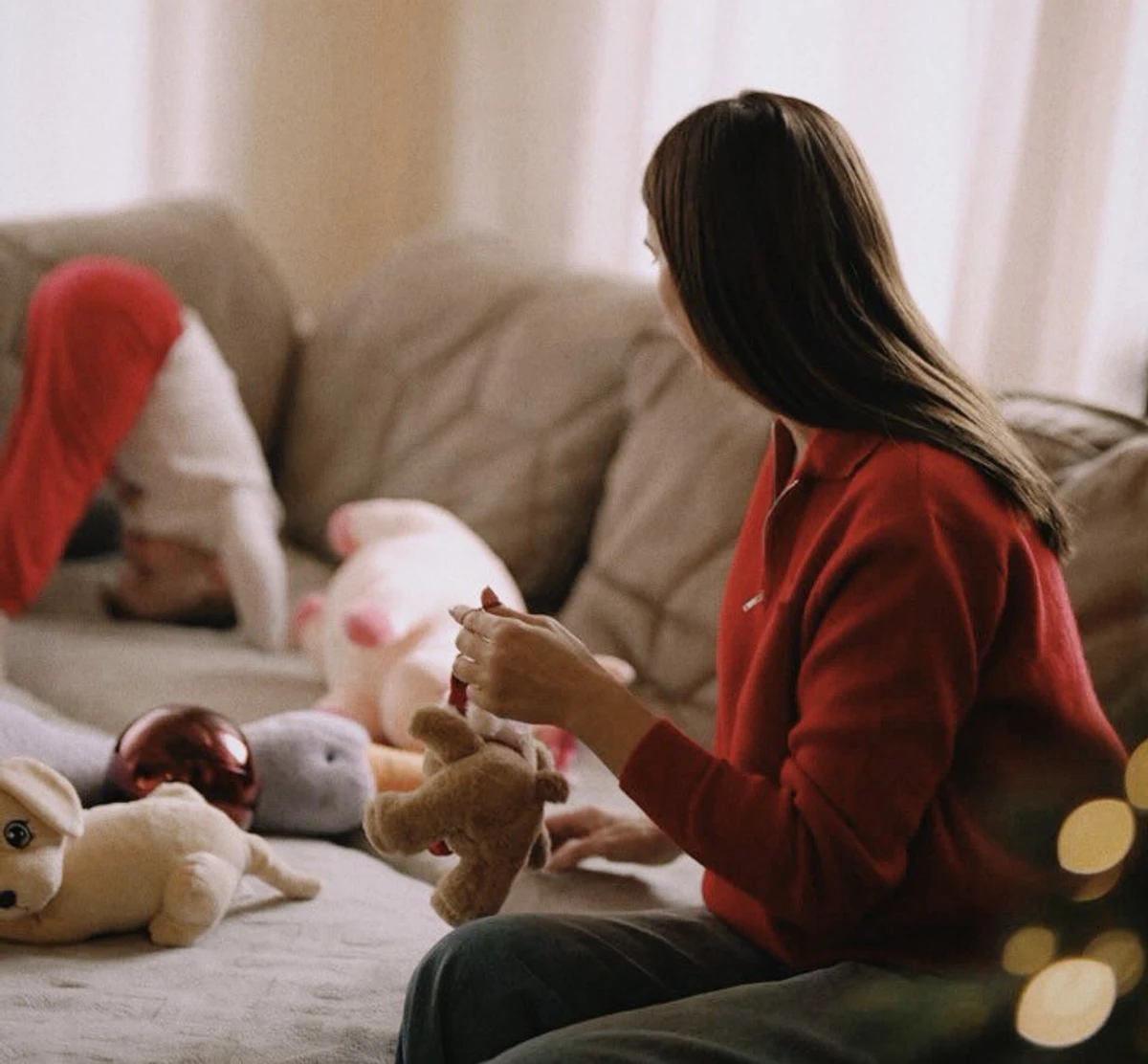 Дружина Усика побавилася з дочками на новорічних фото