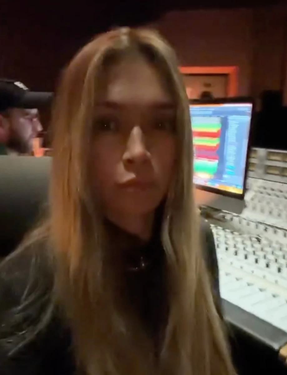 Віра Брежнєва показалася за записом нової пісні у Києві