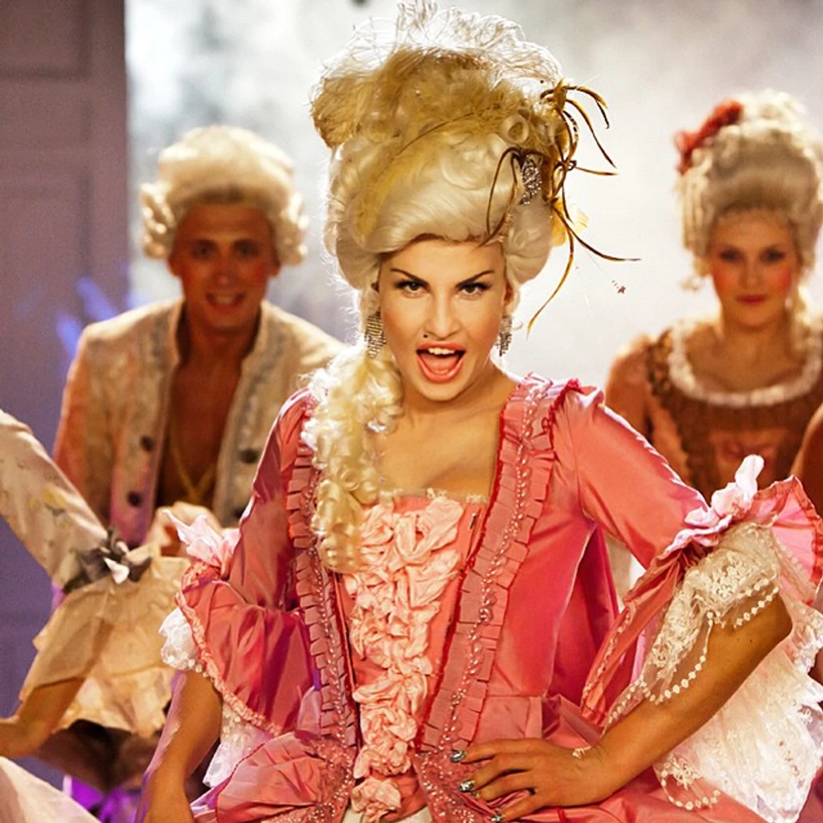 Камалія здивувала новим образом