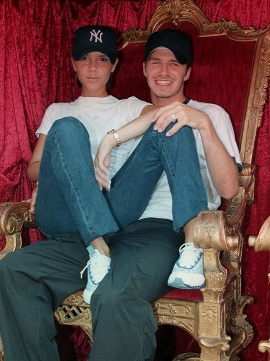 Девід Бекхем показав фото з Вікторією у юності на її 52-річчя