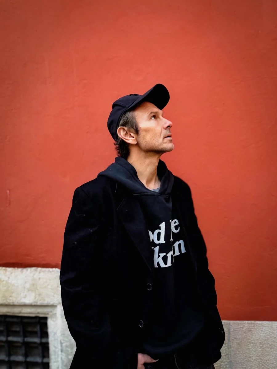 Святослав Вакарчук показав нові фото