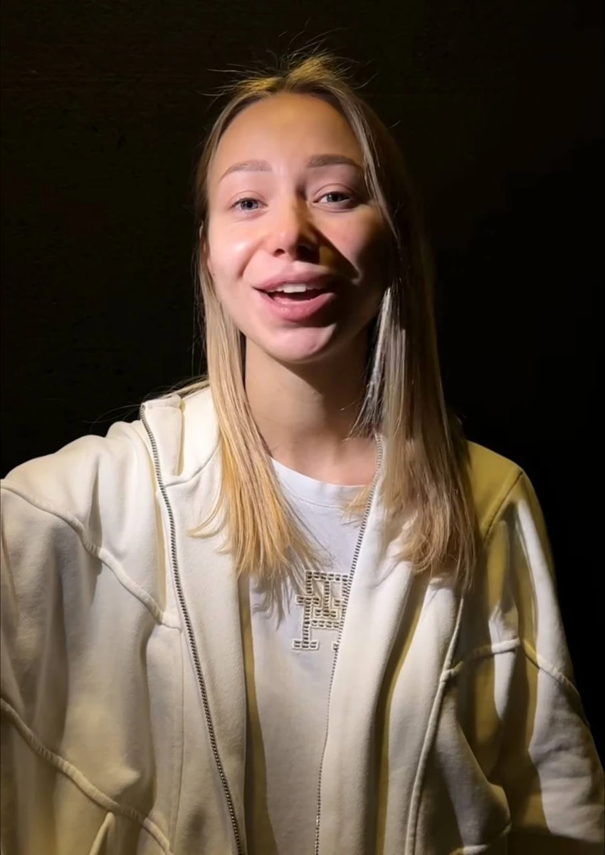 Зазвичай Репяхова робить ледь помітний мейк