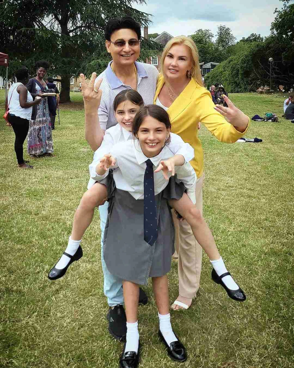 Дівчатка під час повномасштабної війни живуть та навчаються в Великій Британії, а на канікули приїздять до України