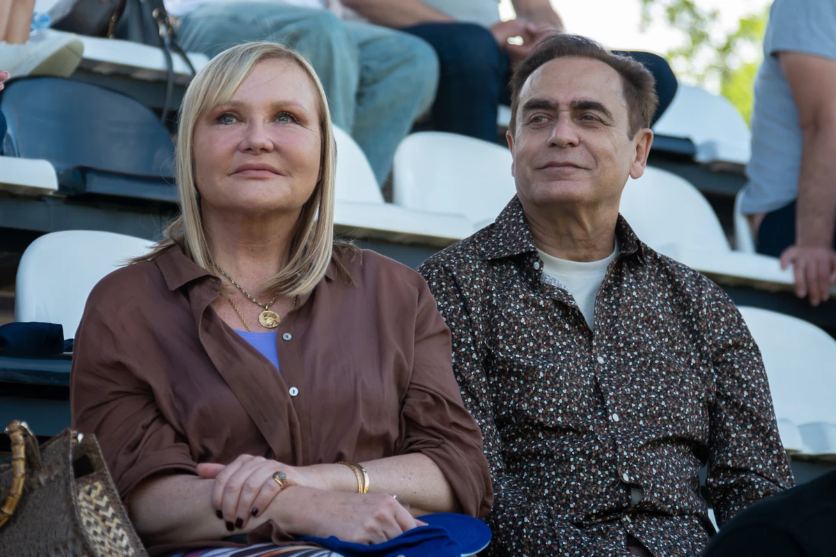 Посол Аргентинської Республіки в Україні Елена Летісія Тереса Мікусінські.Посол України в США (2003–2005 рр) Михайло Резнік