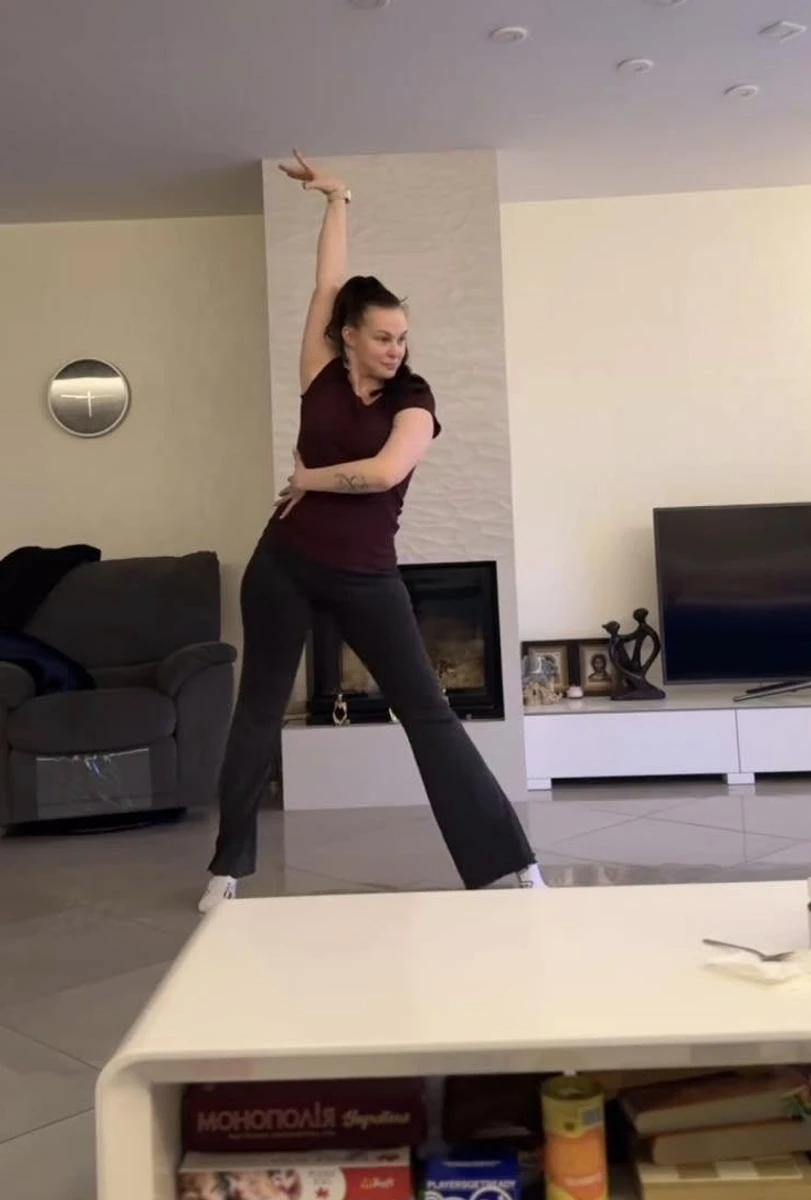 Дружина Позитива Юлія Сахневич