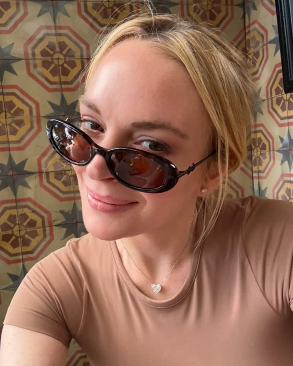 Ліндсей Лохан наробила веселих селфі