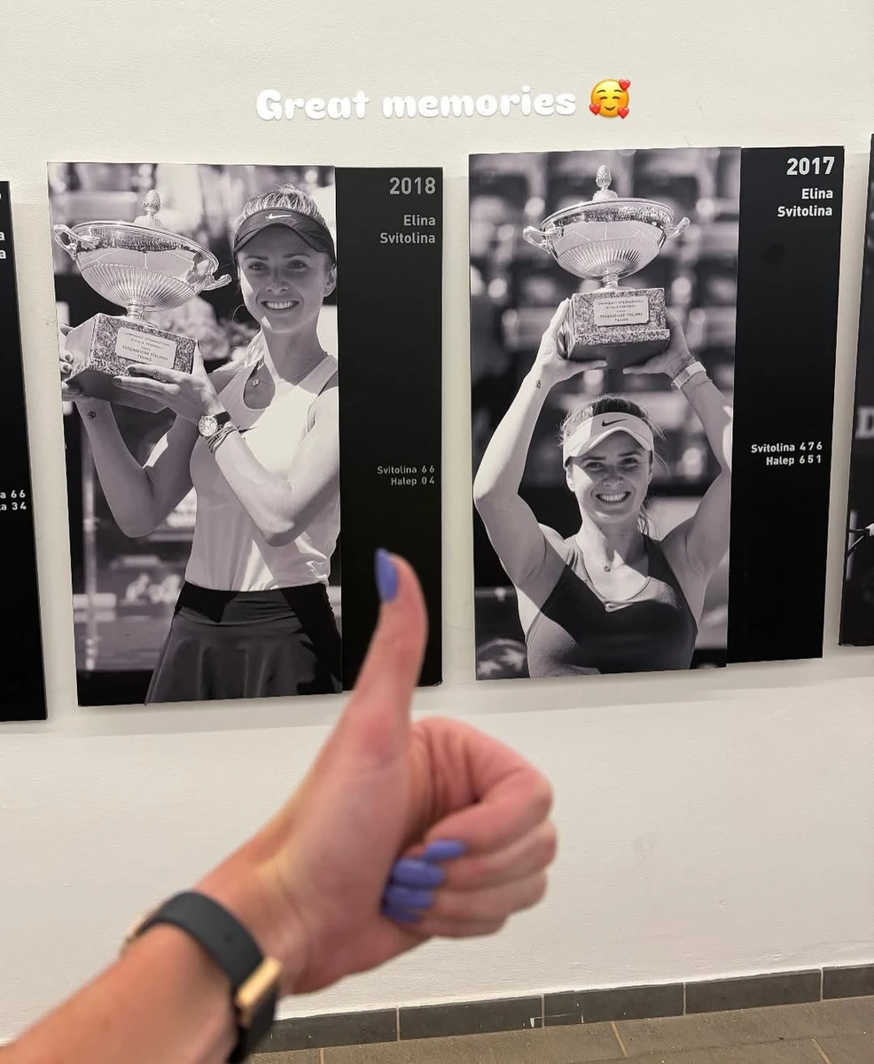 Еліна Світоліна показала архівні фото зі своїми нагородами