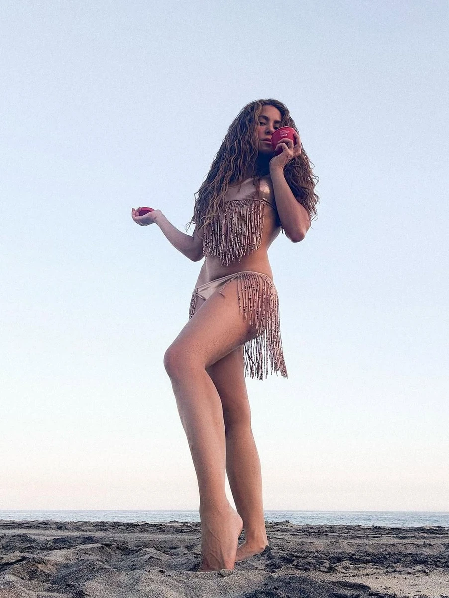 Купальники з торочками були в тренді цього літа