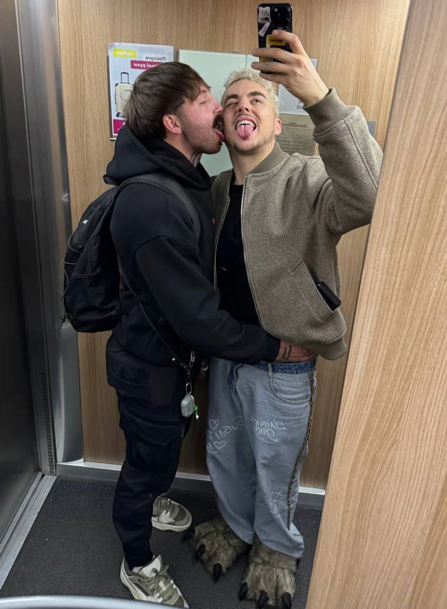 Melovin (Меловін) показав романтику в ліфті з нареченим