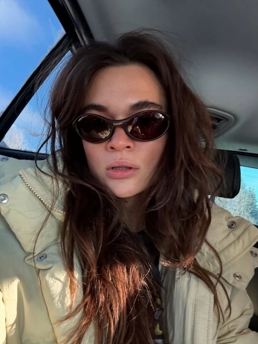 Даша Кацуріна наробила фото в машині під час святкування з дітьми