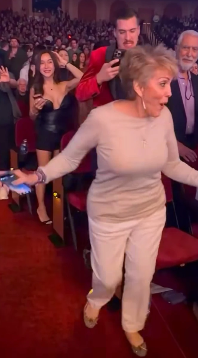 Мама Дженніфер Лопес влаштувала ефектні танці на концерті дочки