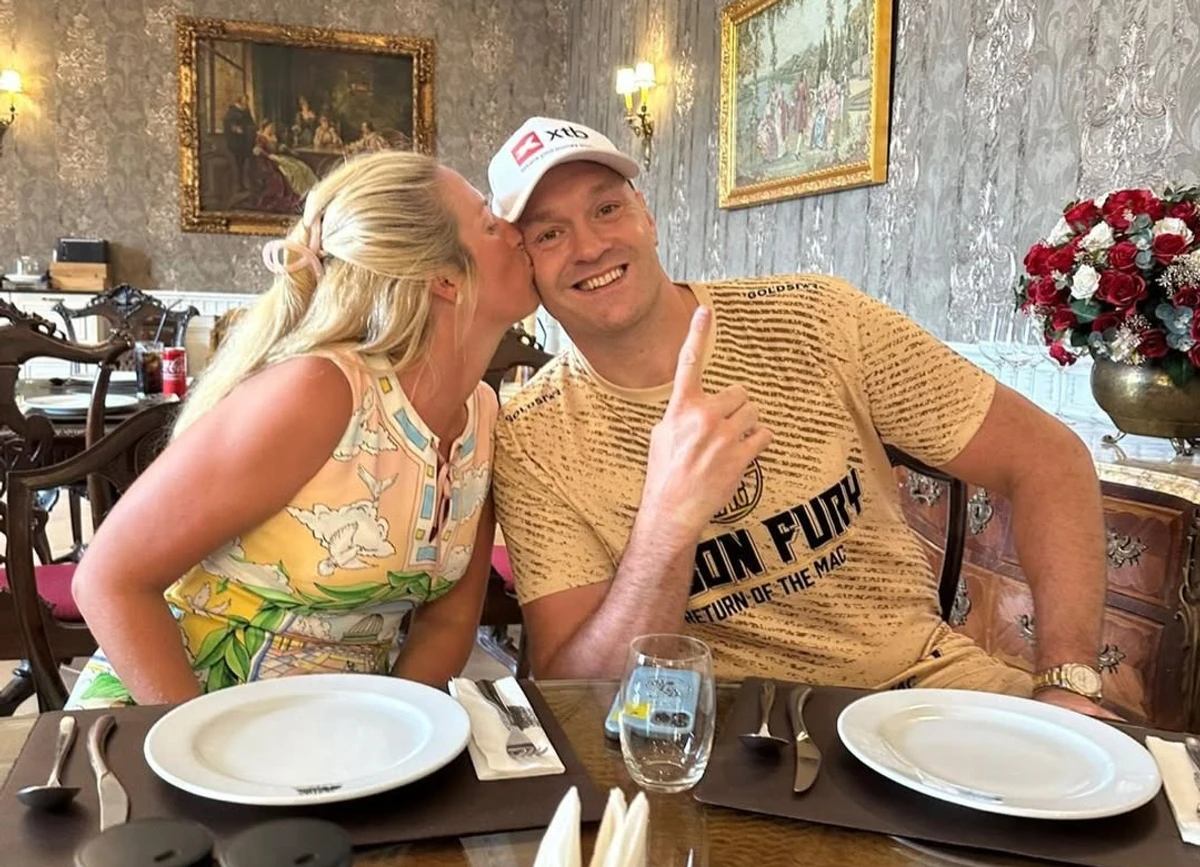Тайсон Ф'юрі похвалився милим цілунком від дружини