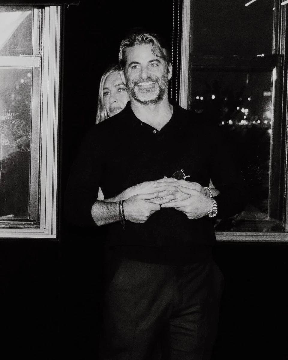 Дженніфер Еністон зі своїм бойфрендом