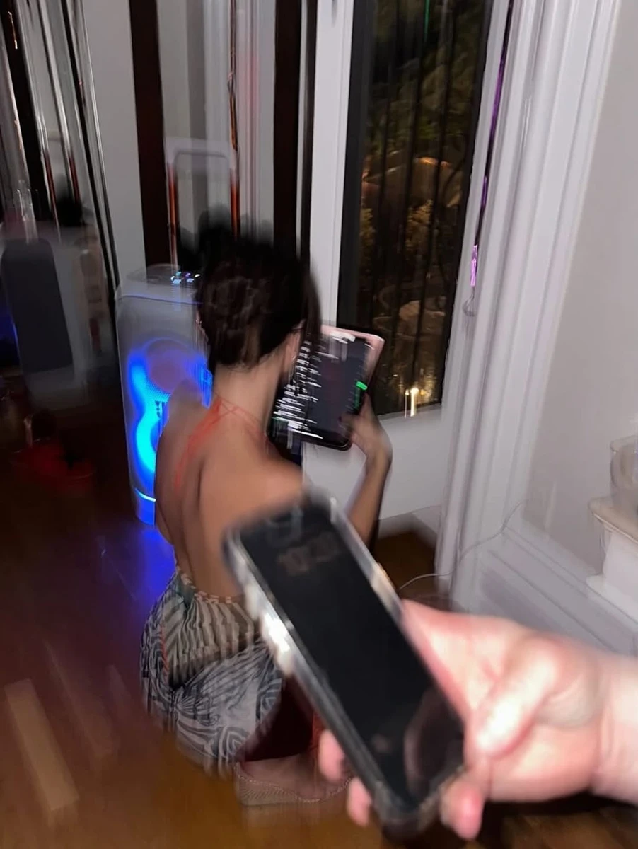 Емілі Ратаковскі на вечірці з нагоди 34-річчя