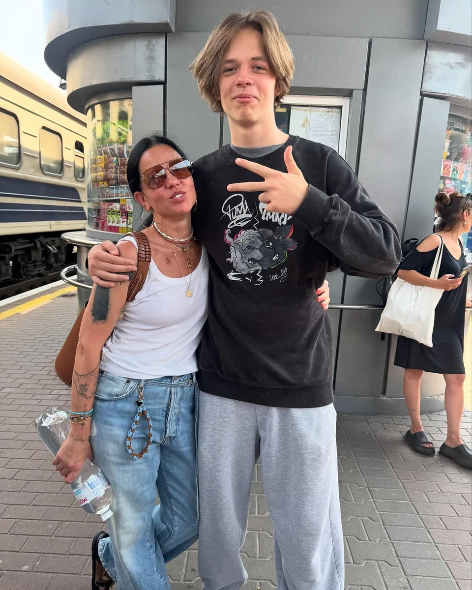 Ірина Горова пообіймалася з сином